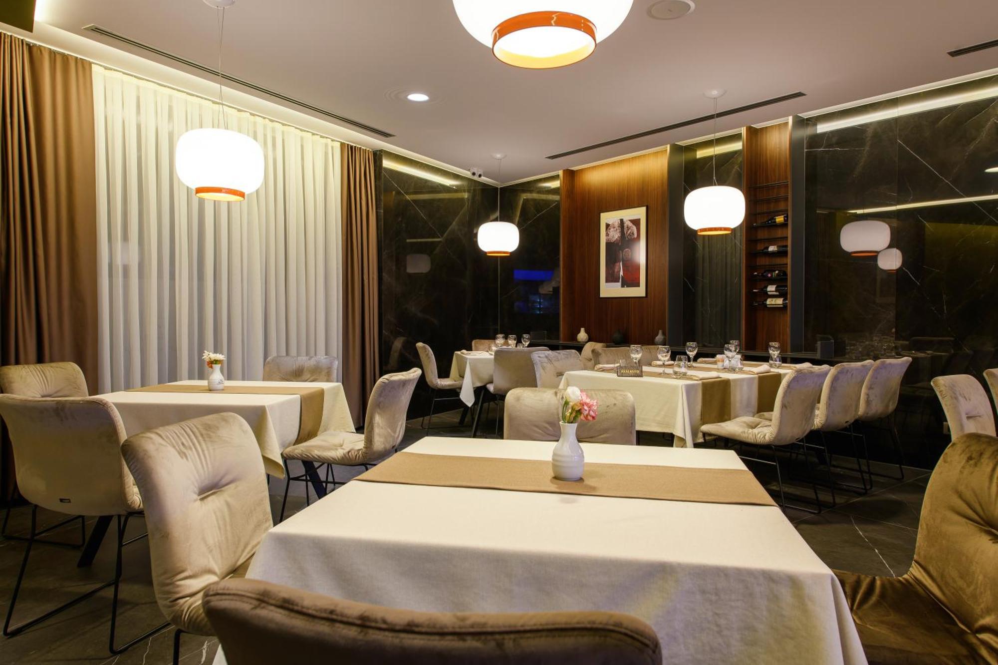 Seraphine Plaza 佩奇 外观 照片