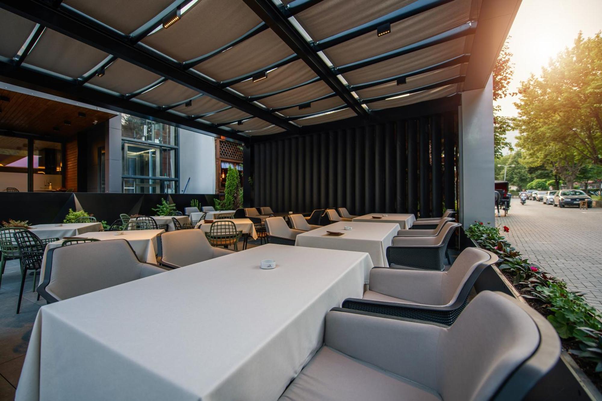 Seraphine Plaza 佩奇 外观 照片